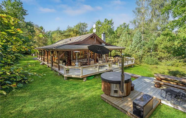 Ferienhaus für 8 Personen, mit Terrasse und Garten sowie Sauna und Whirlpool - 1
