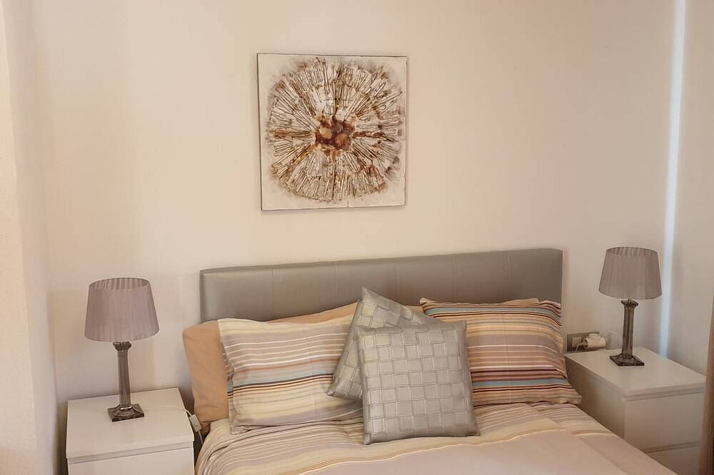 Villa with pool for exclusive group holiday under palm trees in Chayofa, Arona