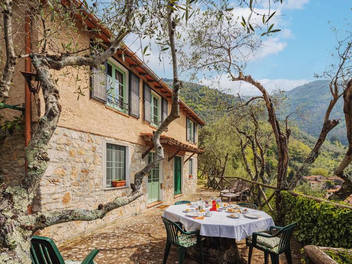 Location de vacances pour 5 personnes, avec jardin ainsi que terrasse et vue à Camaiore - 3