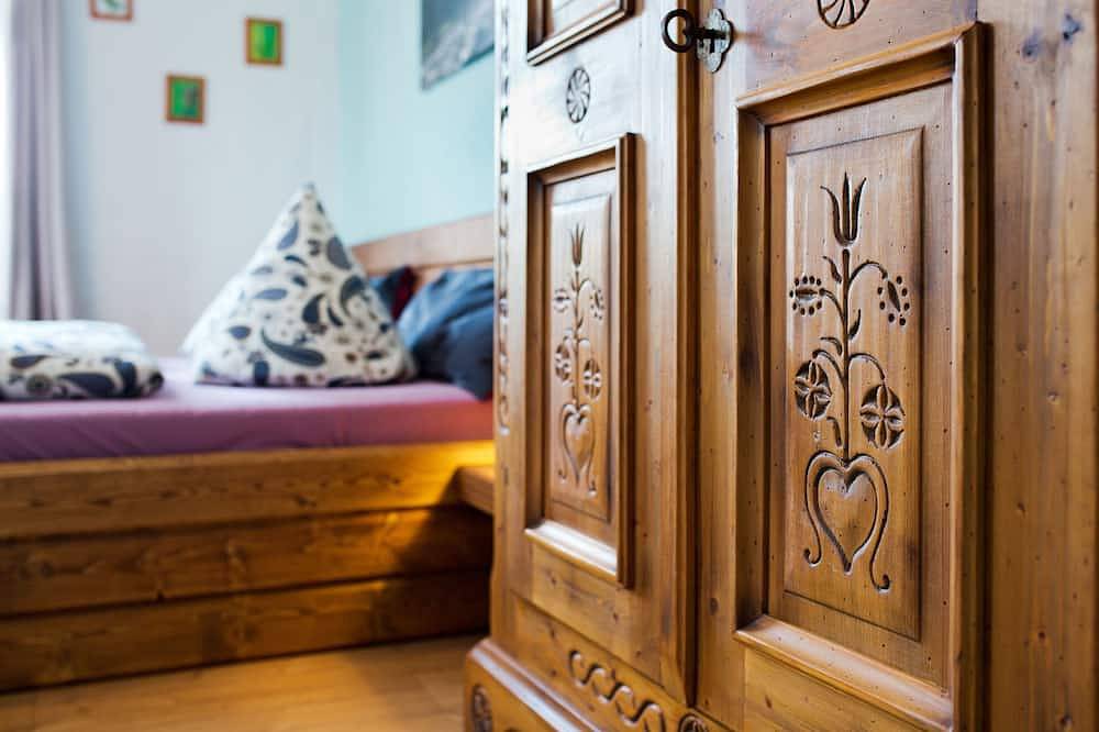 Ganze Wohnung, Erfrischend kreative & geräumige Ferienwohnung \"Hochfilzen\" in Oybin, Zittauer Gebirge