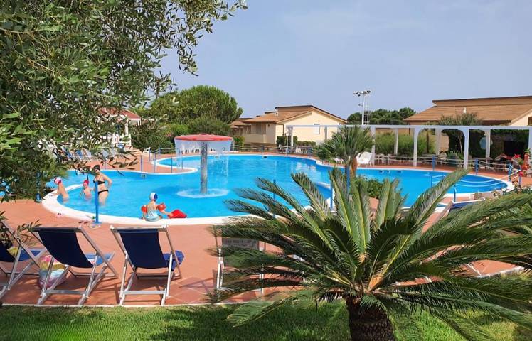 Appartamento vacanze per 6 persone, con panorama e piscina nonché giardino - 1