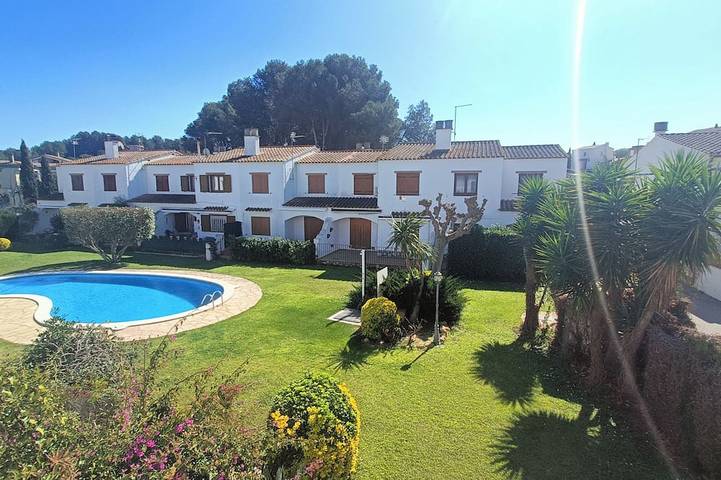 Maison de vacances pour 6 personnes, avec jardin ainsi que piscine et balcon - 1