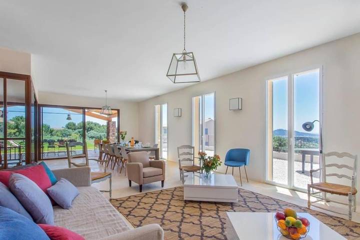 Villa pour 12 personnes, avec vue ainsi que piscine et jardin, adapté aux familles à Ollioules - 3