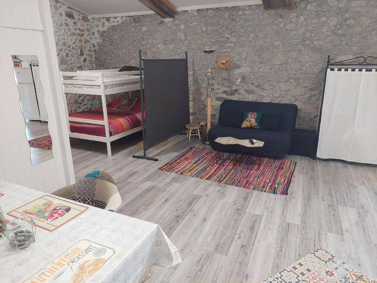 Appartement entier, One-Bedroom Apartment in Tuchan, Côte méditerranéenne (France)