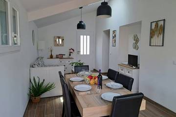 Location de vacances pour 5 personnes, avec terrasse ainsi que jardin et piscine dans Office De Tourisme De Moliets Et Maa