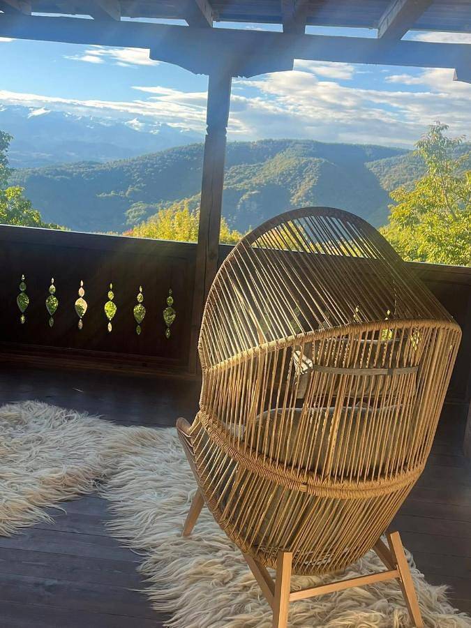 Casa rural para 7 personas, con piscina además de jardín y vistas en Bulgaria