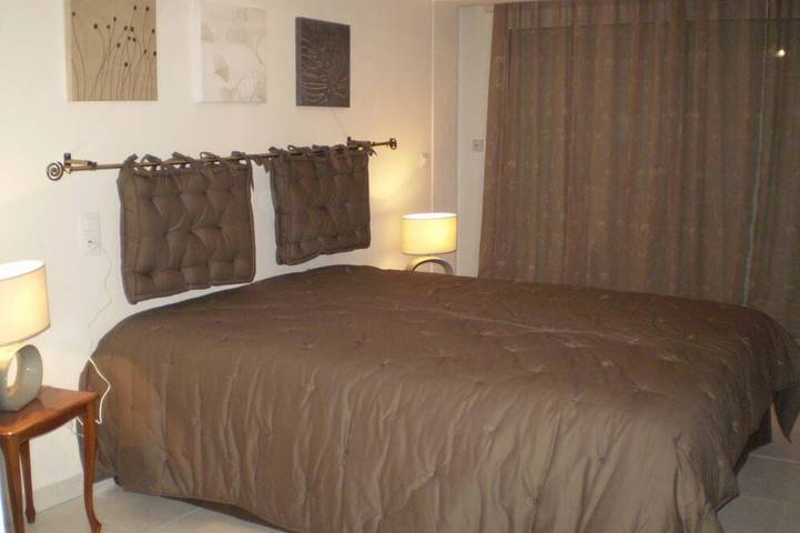 Location de vacances pour 14 personnes, avec balcon et jardin à Creysse - 2