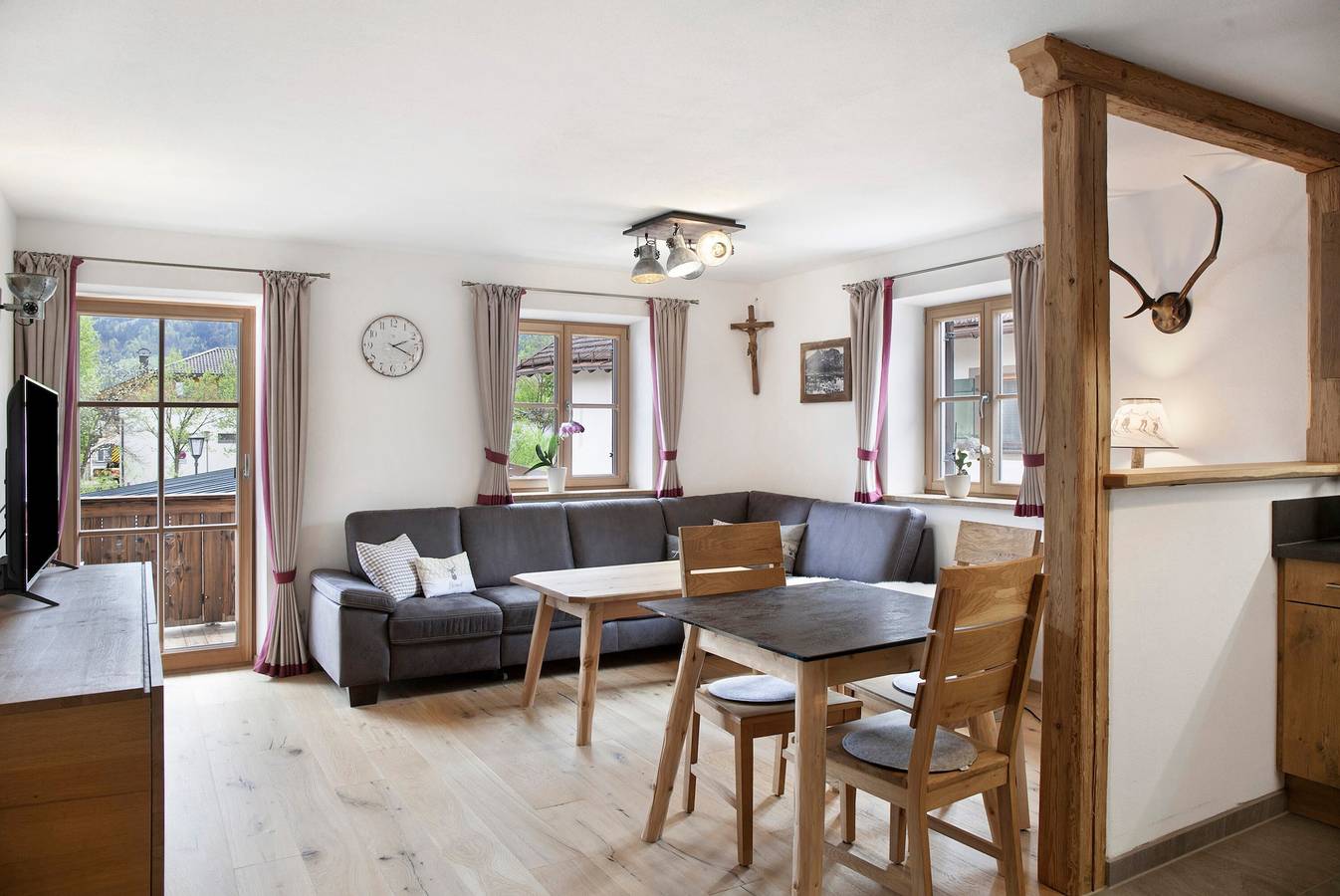 Geheel appartement, Vakantiewoning 'Alpspitz' met bergzicht, balkon en wifi in Garmisch-Partenkirchen, Beierse Alpen