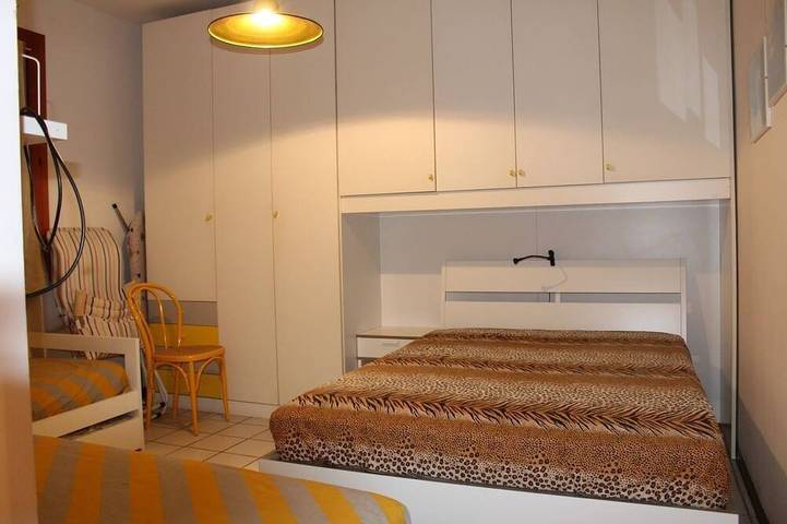 Ferienwohnung für 8 Personen, mit Balkon in Marina di Massa - 2