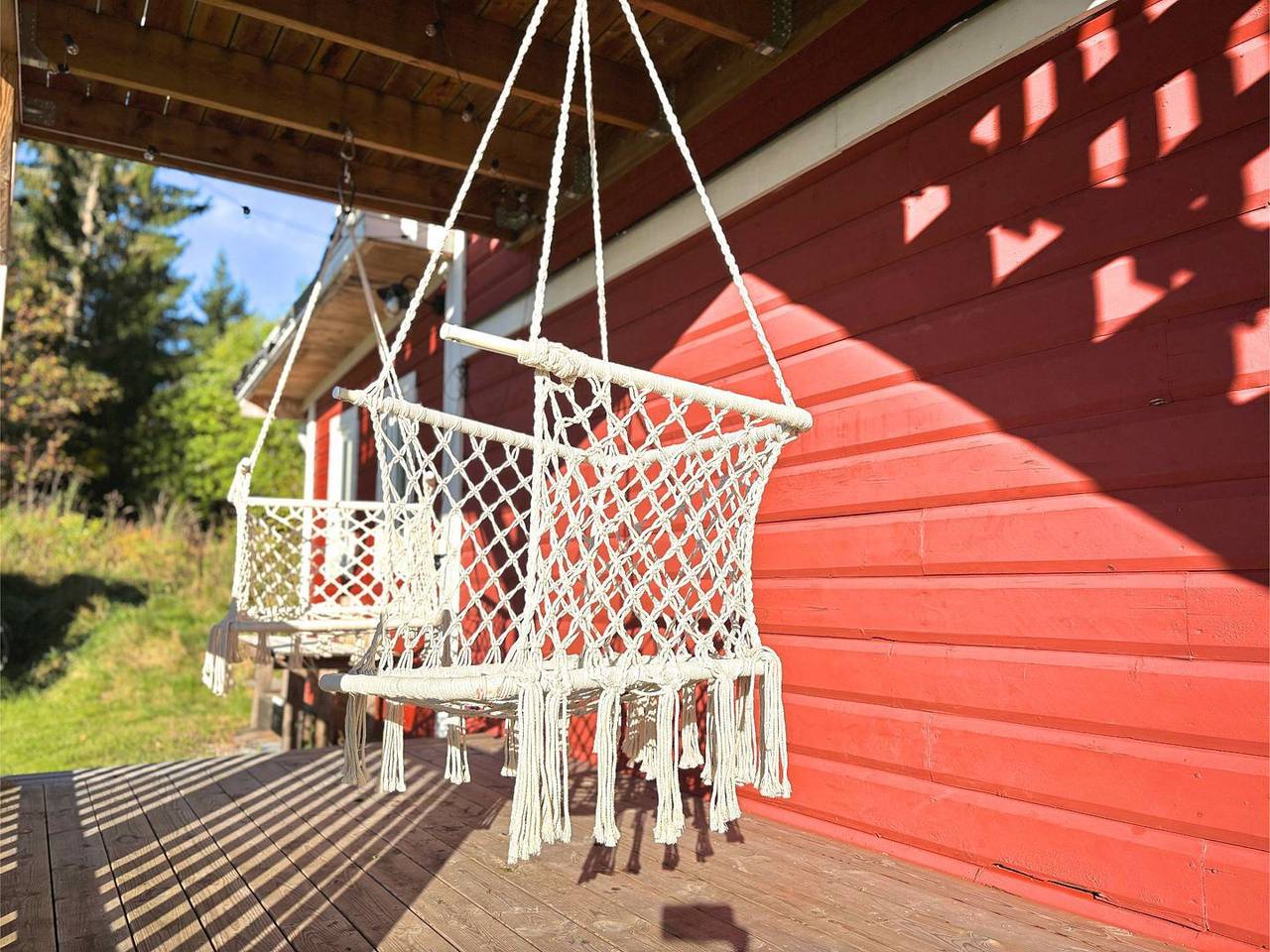 Hus Bubbarsbo – Familienferienhaus am See mit Garten & Kanu in Kolsva in Skinnskatteberg, Västmanland