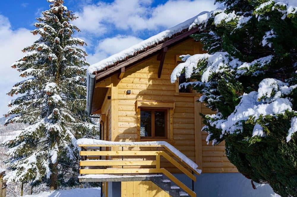 Le Chalet Lovecy - View of the mountains 4/5 people in Bernex, Thonon-les-Bains region