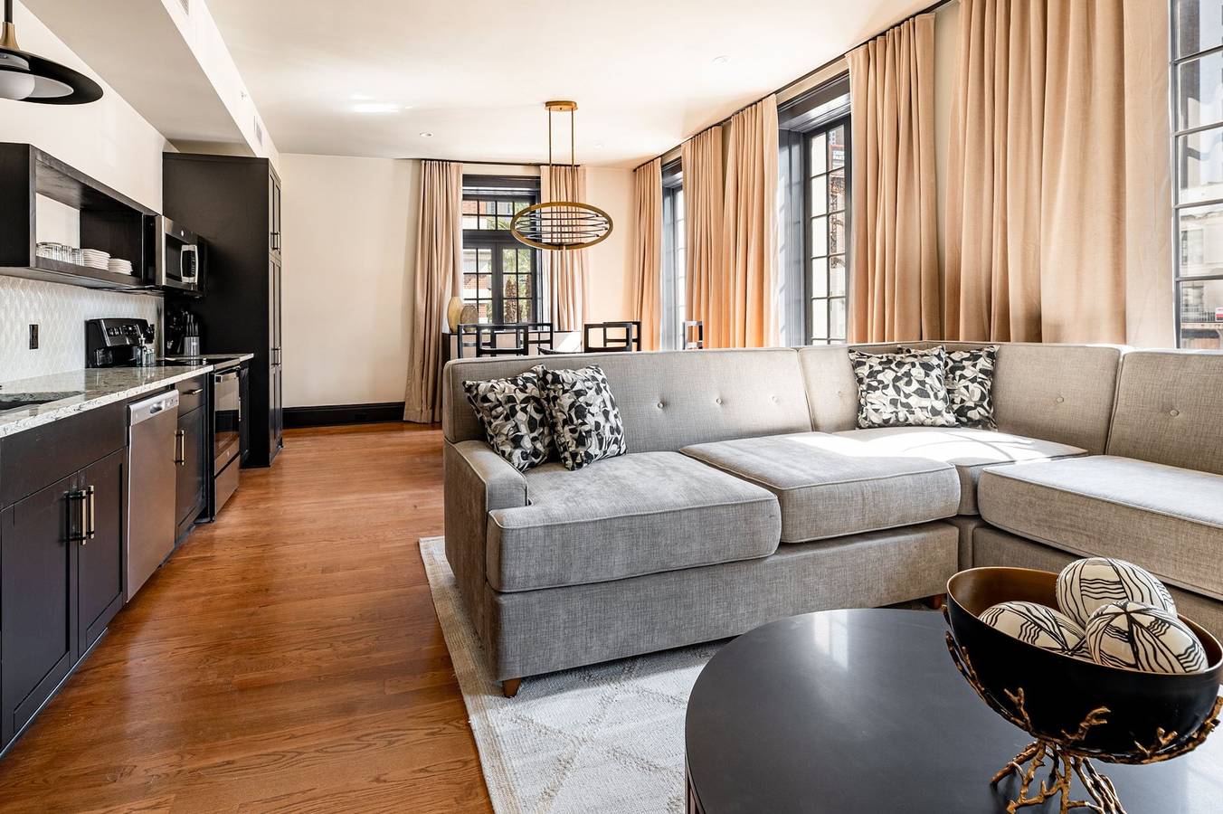 Apartamento entero, 3Br City Views: Walk to French Quarter | The Mayfair in Storyville (New Orleans), New Orleans