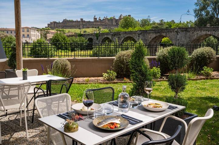 Hôtel pour 2 personnes, avec sauna et jardin ainsi que jacuzzi et piscine, animaux acceptés