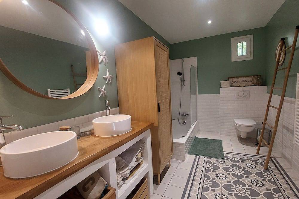 Villa avec piscine proche du centre historique in Nîmes, Région de Nîmes