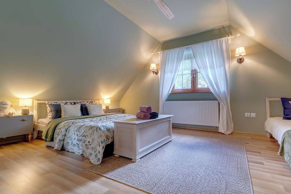Zatylówka Dom na Wyspie in powiat tomaszowski