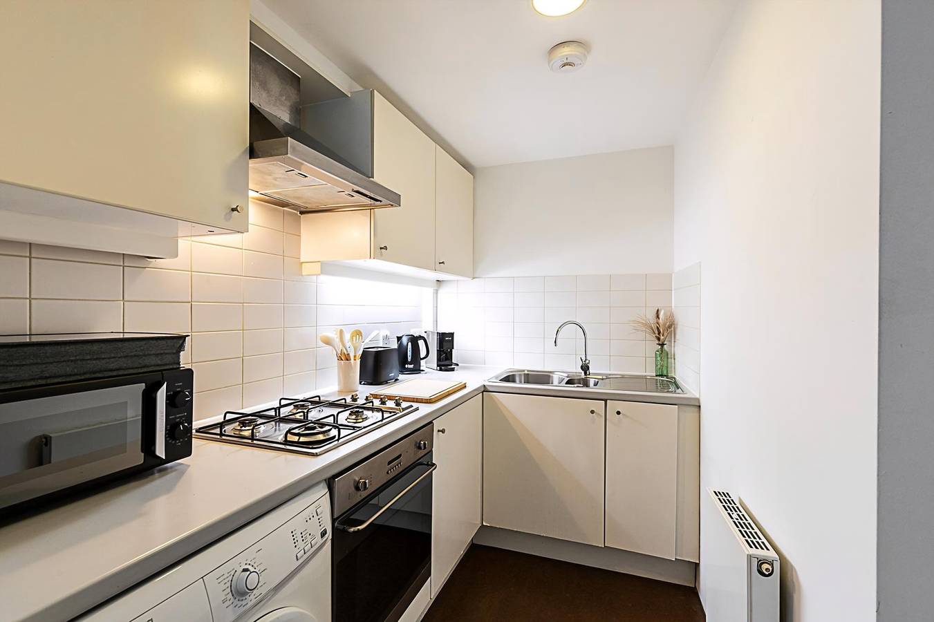 Entire apartment, Stylish Camden Flat Near Markets & Tube in Camden, London