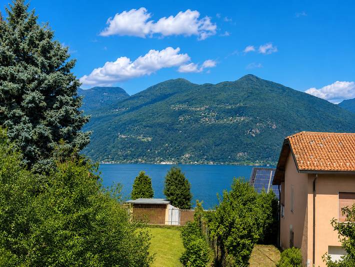 Ferienhaus für 8 Personen, mit Garten und Ausblick sowie Seeblick, mit Haustier in Comune di Luino - 4