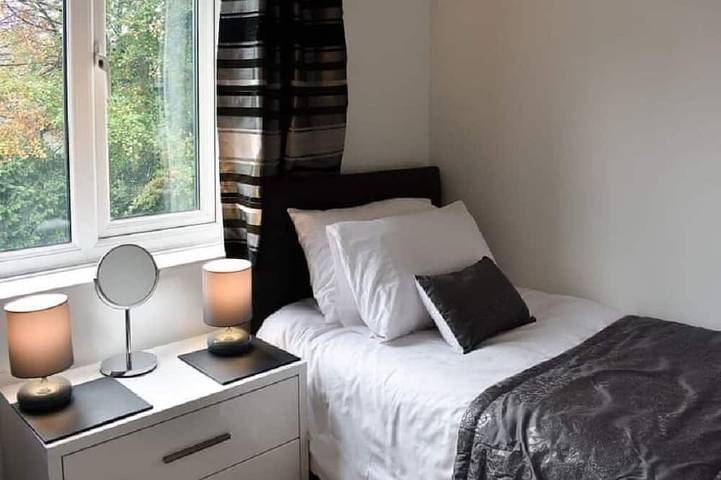 Ganze Wohnung, Claife View - Parking, Balcony, 1 min walk to central Bowness in Bowness-on-Windermere, Lake District