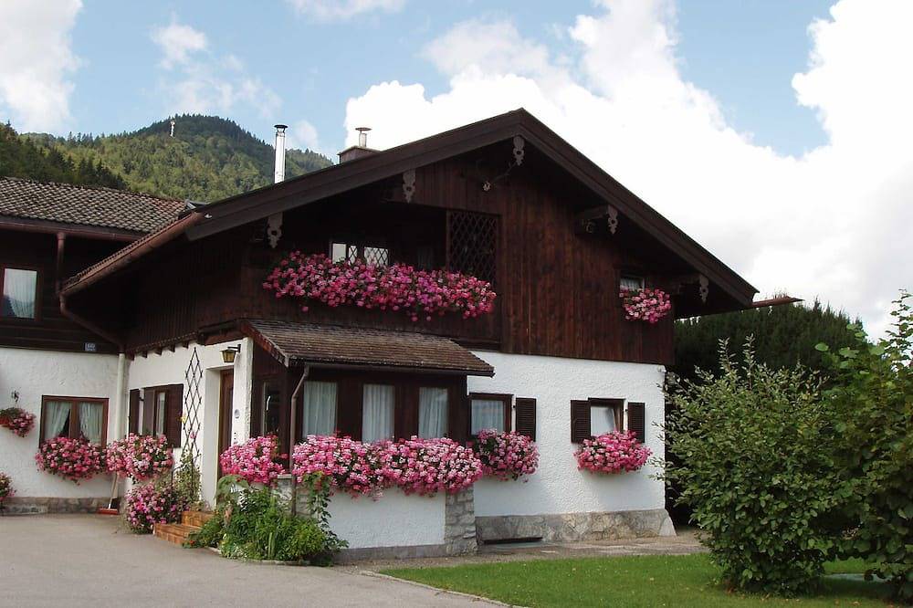 Entire apartment, Ferienwohnungen Familie Brunner, Kreuth-Reitrain - Holiday apartment in Kreuth, Bavarian Alps