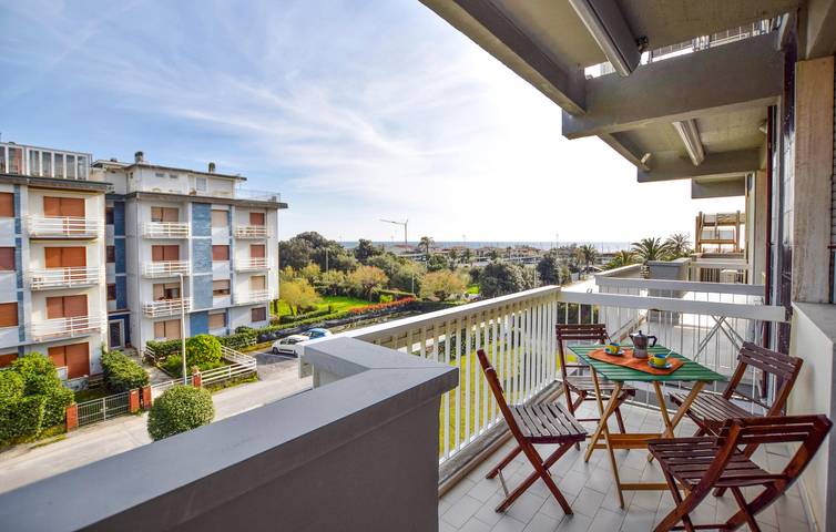Ferienwohnung für 4 Personen, mit Terrasse in Lido di Camaiore - 3