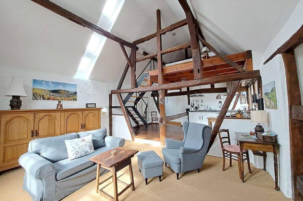 Ganze Wohnung, 2-Bett-Ferienwohnung Dorfblick - Landhaus am Aremberg in Antweiler, Ahrtal