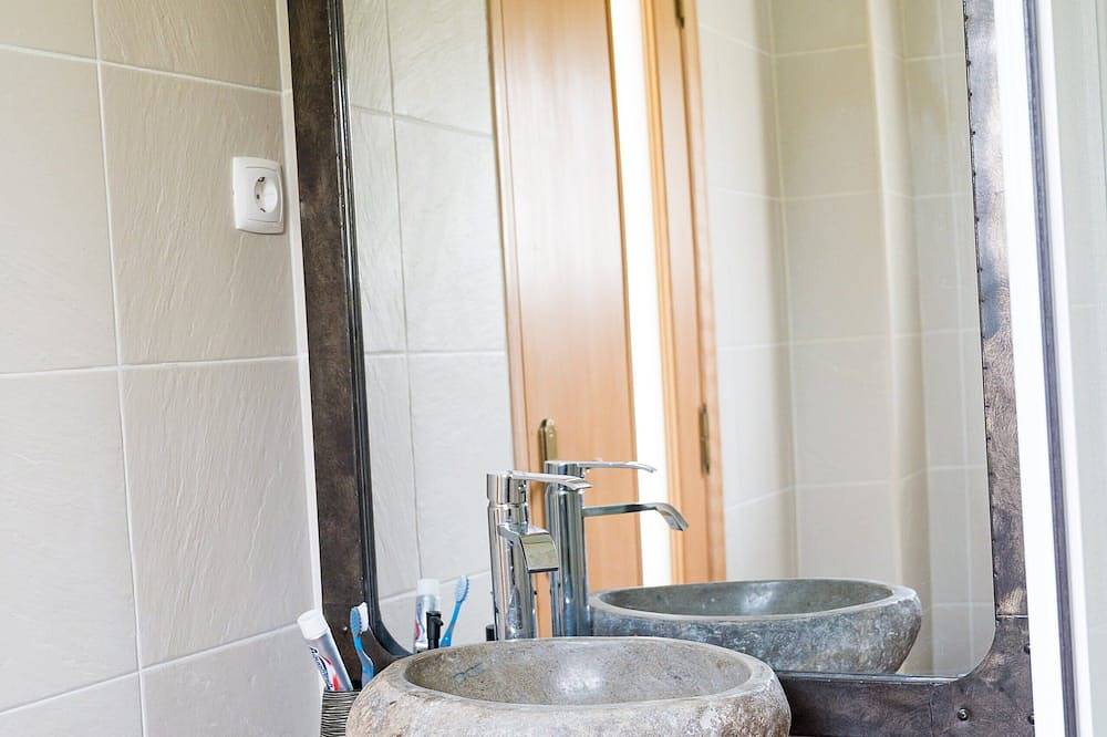 Hill with fabulous views Dam with swimming pool in Montargil, Distrito de Portalegre