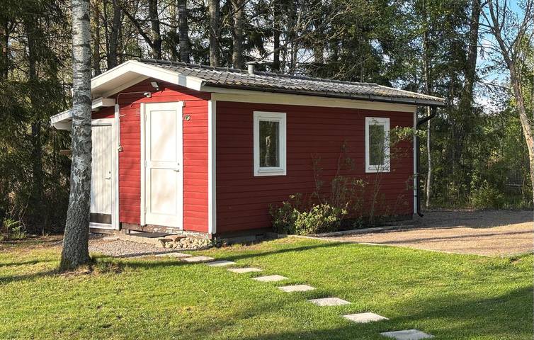 Hus för 8 Personer med trädgård in Emmaboda