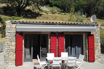 Gîte pour 10 personnes, avec jardin et piscine à Saint-Julien-de-la-Nef