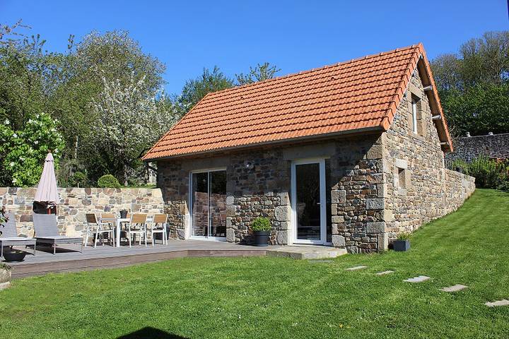 Maison de vacances pour 3 personnes, avec terrasse et jardin à Jullouville