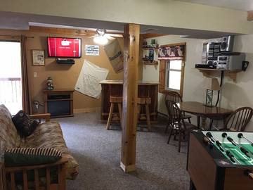 Log Cabin for 8 Guests in Rutherford County, Picture 2