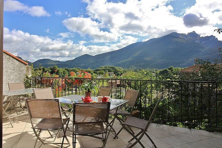 Gîte pour 8 personnes, avec jardin et terrasse, animaux acceptés