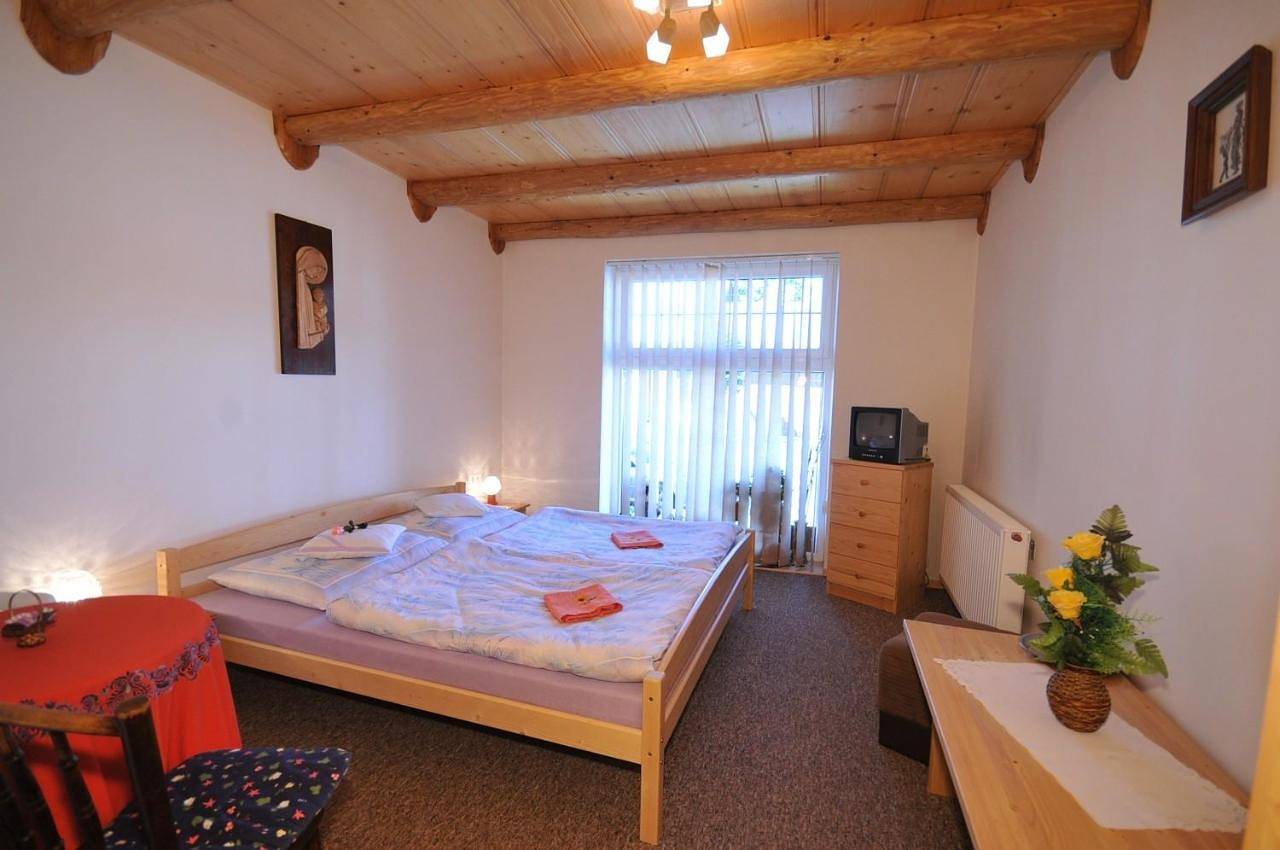 Twin Room with Private Bathroom in Montes Pieninos