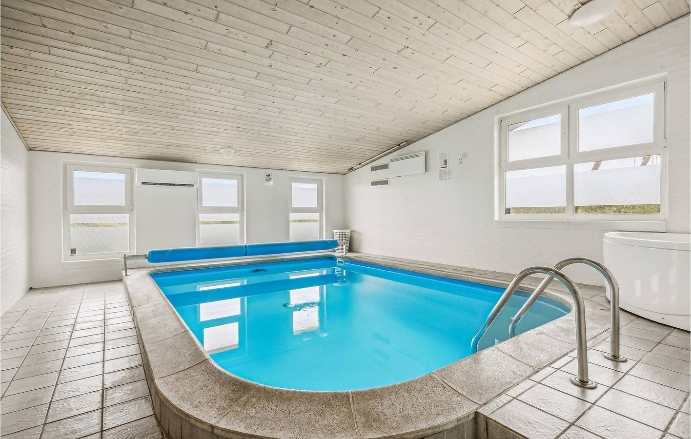 Ferienhaus für 12 Personen mit Pool in Årgab, Holmsland Klit