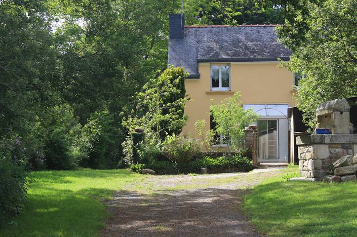Gîte pour 4 personnes, avec jardin à Saint-Thurien
