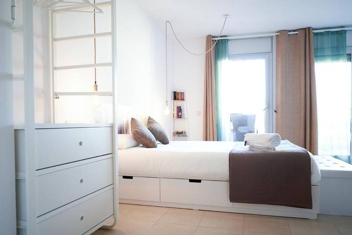 Ferienwohnung für 4 Personen, mit Balkon und Terrasse in Mataró