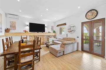 Holiday Home for 9 People in Sarroch, Cagliari Province, Photo 2