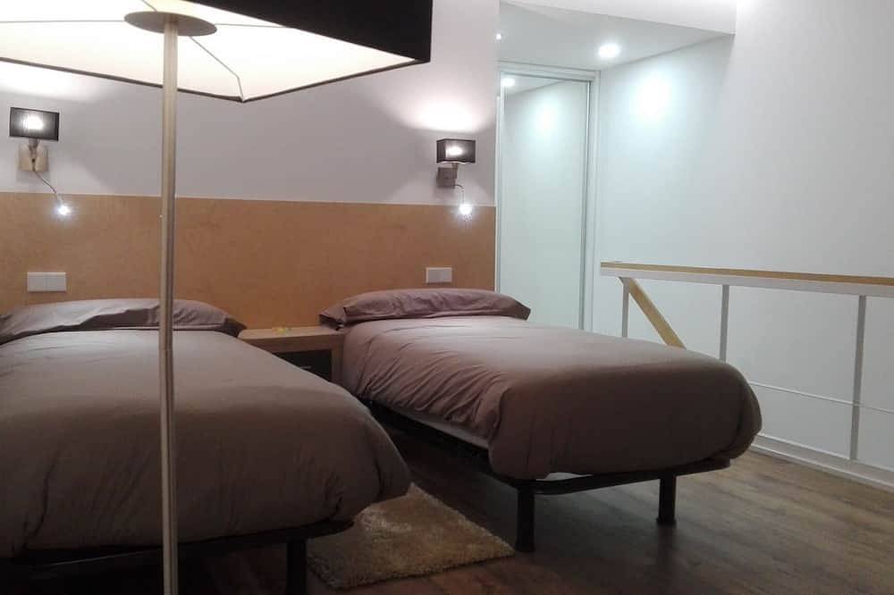 Duplex-Standard-Salle de bain privée-Dos camas 5 personas in Liérganes, Côte Cantabrienne