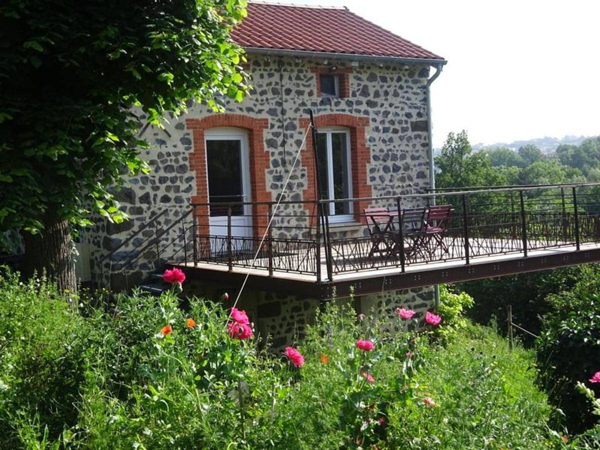 Gîte charmant avec terrasse et wifi au Puy-en-Velay - Fr-1-582-331 in Le Puy-en-Velay, Haute-Loire
