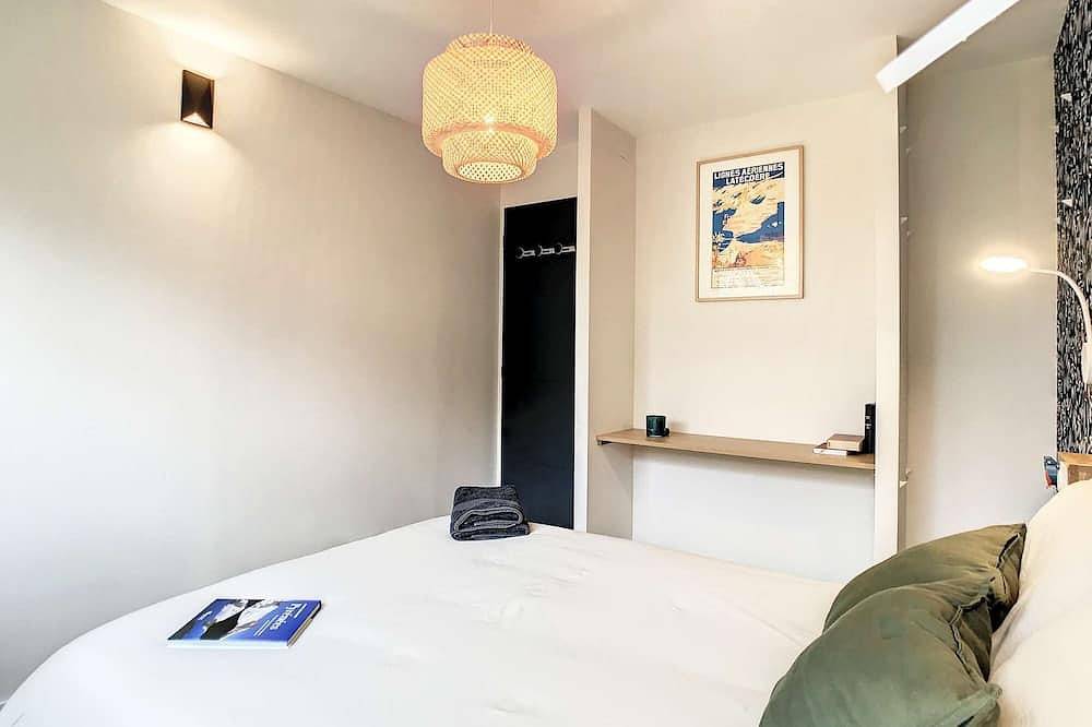 Entire apartment, Brand new Ancely apartment with aero decor - free parking - Near Blagnac in Toulouse, Toulouse region