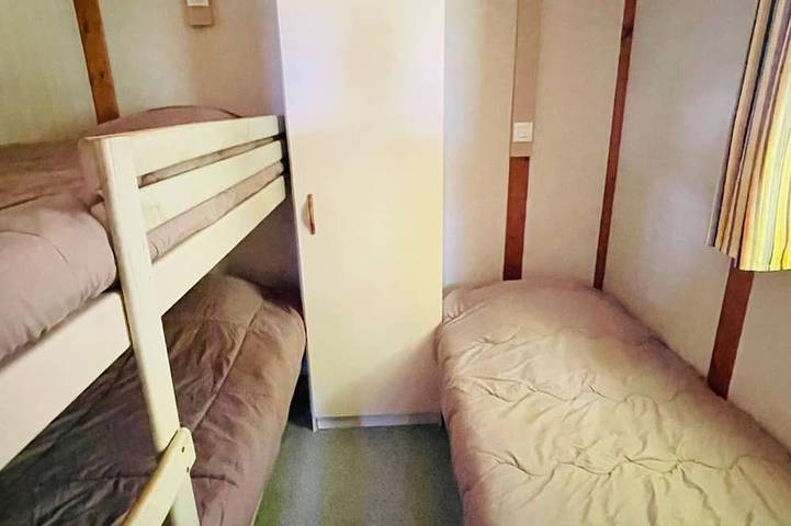 Gîte pour 5 personnes, avec terrasse et piscine, animaux acceptés à Camon - 3