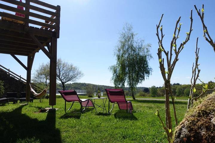 Location de vacances pour 4 personnes, avec piscine et jardin ainsi que vue sur le lac et vue, adapté aux familles dans Sousceyrac-en-Quercy - 4