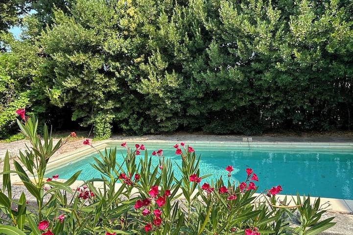 Location de vacances pour 12 personnes à Travaillan