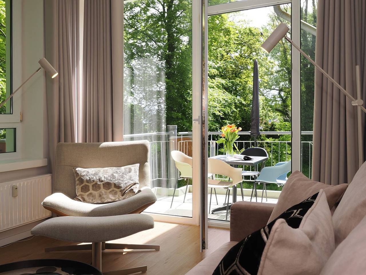 Ganze Wohnung, Stilvolle Ferienwohnung in erstklassiger Lage mit tollem Balkon zum Ostseestrand in Seebad Heringsdorf, Heringsdorf