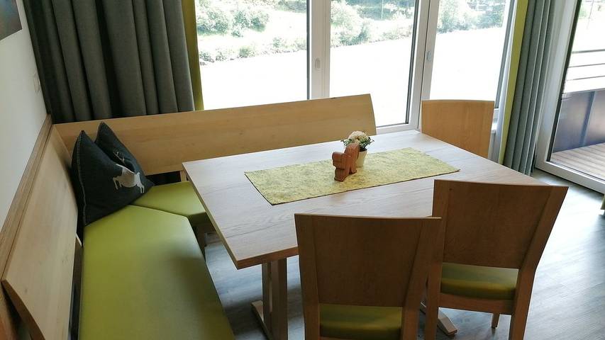 Ferienwohnung für 4 Personen, mit Balkon in Tux