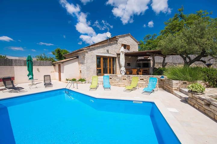 Villa für 8 Personen, mit Garten und Terrasse - 1