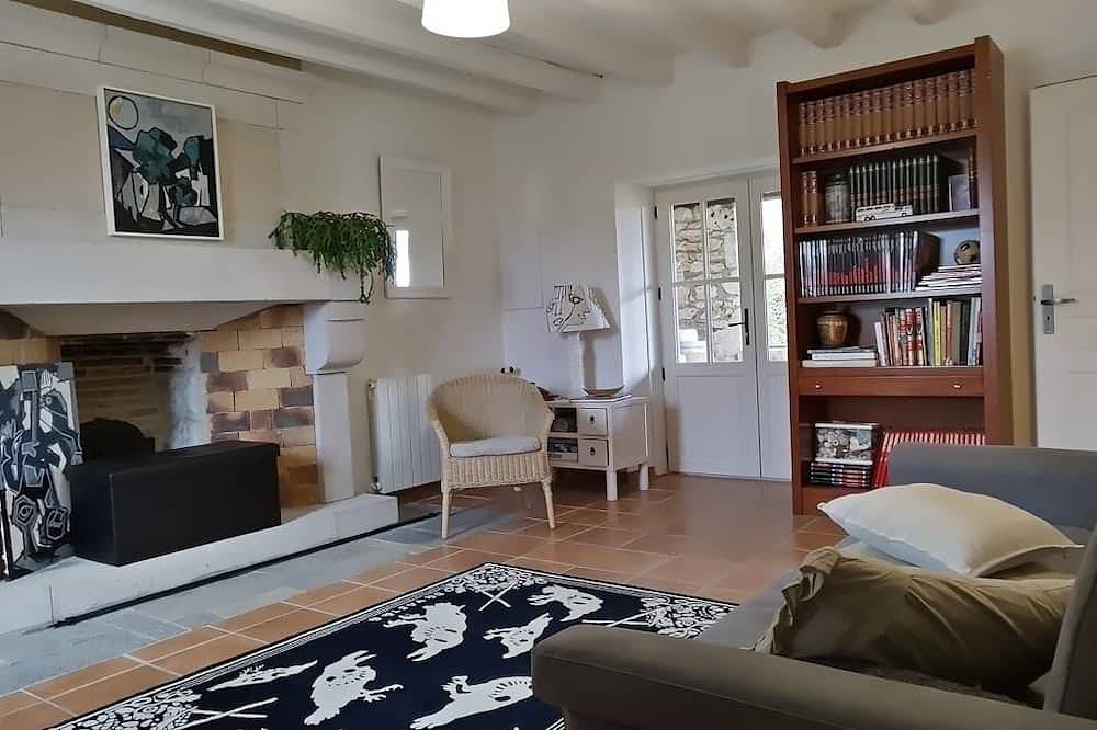 Au calme, à15 minutes de Cahors et 5 minutes de Lalbenque, maison 2/4 personnes in Cieurac, Quercy