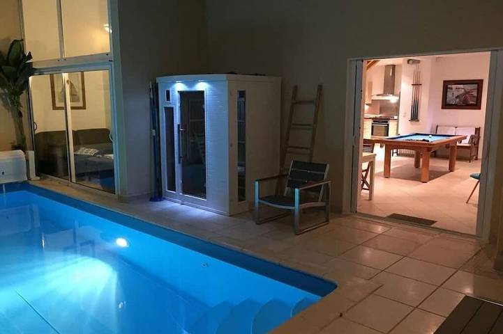 Villa pour 14 personnes, avec Jacuzzi et Terrasse ainsi que Jardin et Sauna à Jard-sur-Mer
