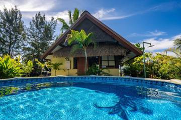 Gîte pour 4 personnes, avec vue ainsi que jardin et piscine dans Papeari