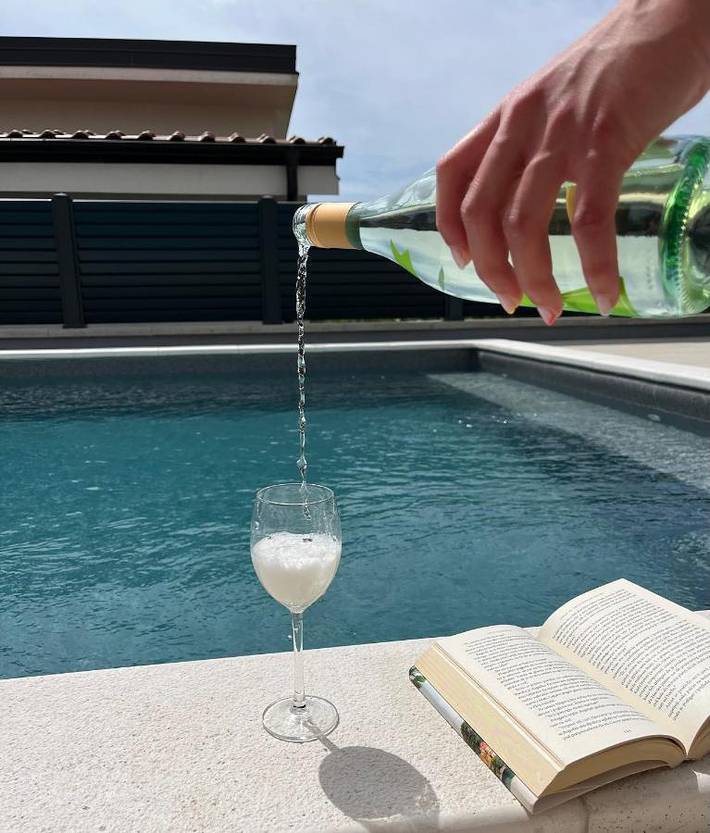 Ferienwohnung für 5 Personen, mit Ausblick und Garten sowie Pool
