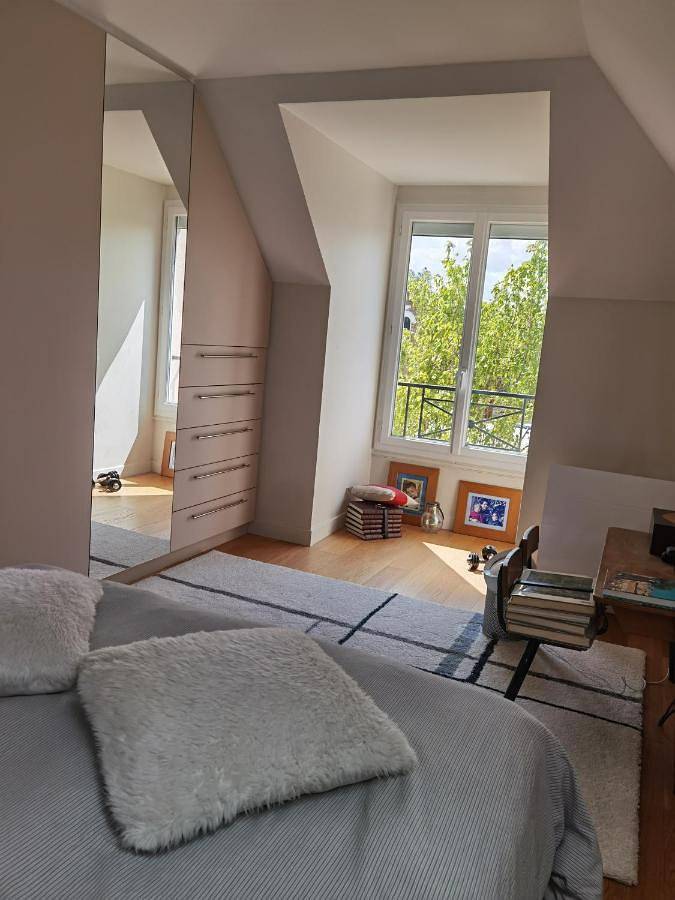 Appartement de vacances entier, 2 chambres avec jardin et jacuzzi dans une maison familiale in Noisy-le-Roi, Yvelines